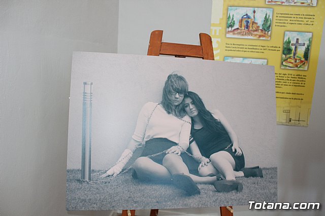 La directora general de Mujer visita la exposicin fotogrfica itinerante “Cuida-T” - 7