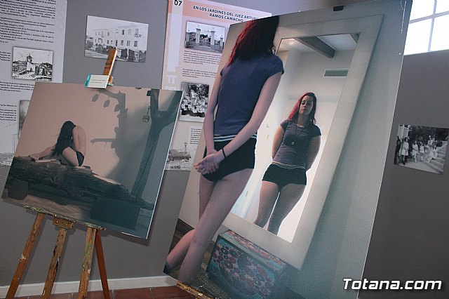 La directora general de Mujer visita la exposicin fotogrfica itinerante “Cuida-T” - 17