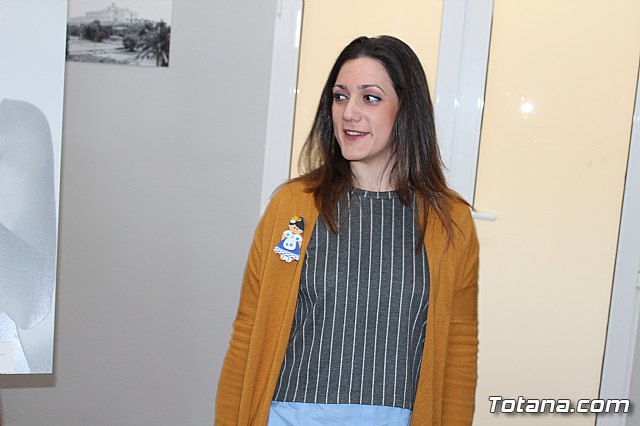 La directora general de Mujer visita la exposicin fotogrfica itinerante “Cuida-T” - 26