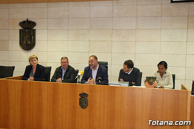 Una delegacin cubana de distintos sectores profesionales visita Totana. - 1