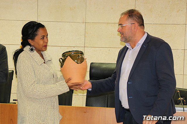 Una delegacin cubana de distintos sectores profesionales visita Totana. - 5