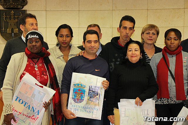 Una delegacin cubana de distintos sectores profesionales visita Totana. - 7