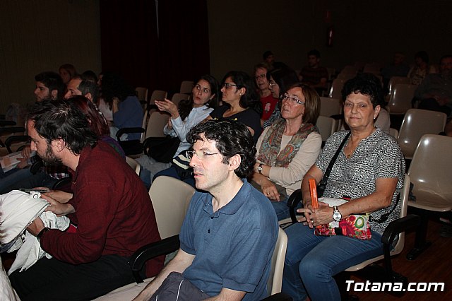 El poeta Luis Garca Montero imparti la charla “Invitacin a la poesa” en el teatro del Centro Sociocultural “La Crcel” - 10