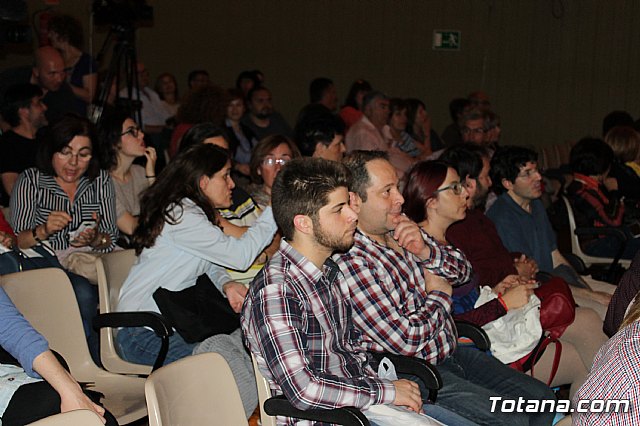 El poeta Luis Garca Montero imparti la charla “Invitacin a la poesa” en el teatro del Centro Sociocultural “La Crcel” - 11