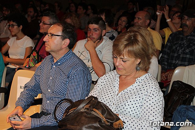 El poeta Luis Garca Montero imparti la charla “Invitacin a la poesa” en el teatro del Centro Sociocultural “La Crcel” - 17