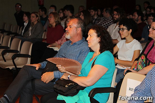 El poeta Luis Garca Montero imparti la charla “Invitacin a la poesa” en el teatro del Centro Sociocultural “La Crcel” - 18