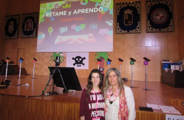 La totanera Mara Andreo Yllanes particip en la Fase Final del concurso «Rtame y aprendo», en la categora de Bachillerato - 4