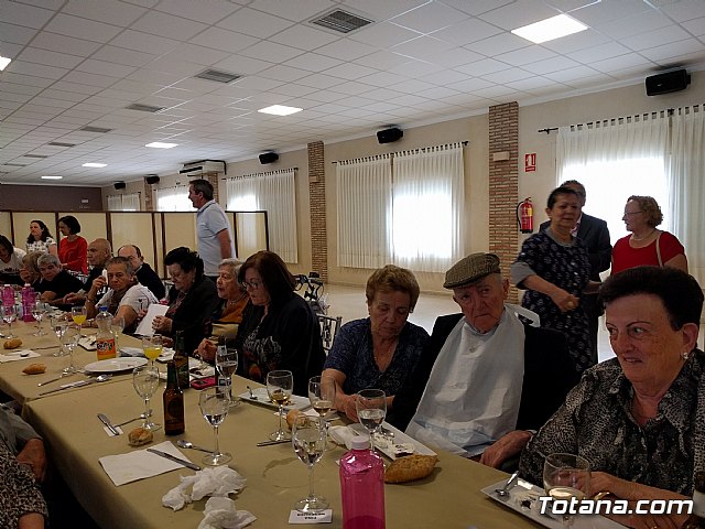 El Centro de Estancias Diurnas de Alzheimer y el Centro de Da de Personas Mayores celebraron una comida de convivencia - 8