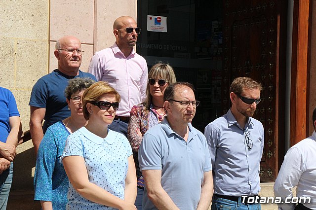 Se guarda un minuto de silencio en señal de repulsa por el atentado terrorista de Manchester - 4