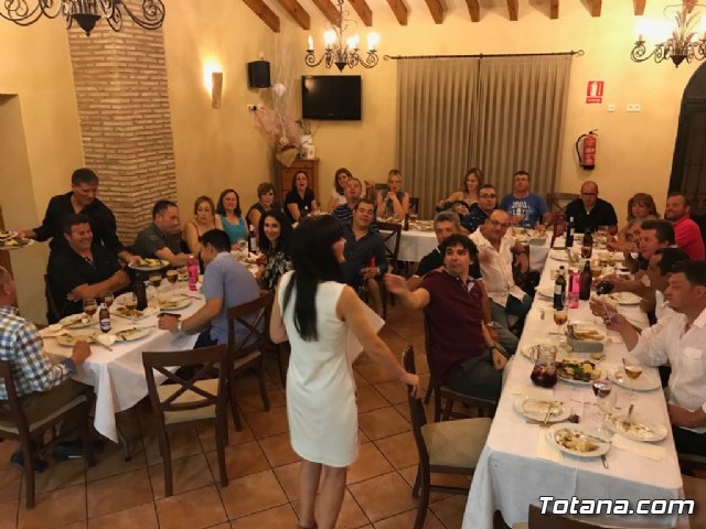 Antiguos alumnos del colegio Santa Eulalia se reencuentran despus de 30 años - 1