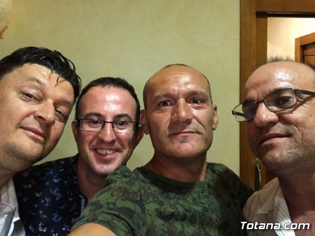 Antiguos alumnos del colegio Santa Eulalia se reencuentran despus de 30 años - 12