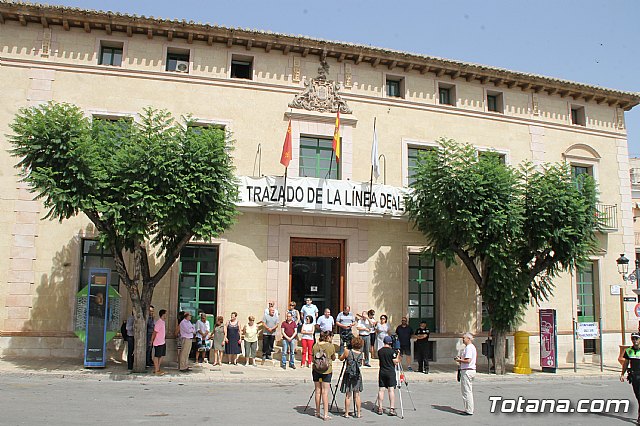 Totana conmemora el XX Aniversario del secuestro y asesinato de Miguel ngel Blanco a manos ETA guardando cinco minutos de silencio en su recuerdo - 1