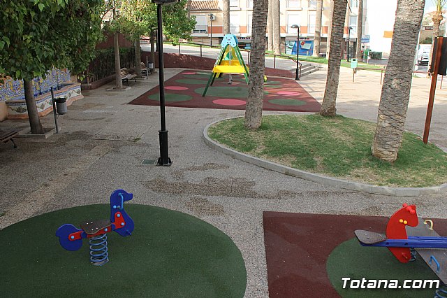 Finalizan las obras de acondicionamiento del rea de juegos infantiles del jardn del Centro Sociocultural “La Crcel” - 1