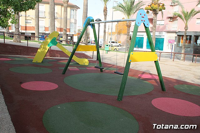 Finalizan las obras de acondicionamiento del rea de juegos infantiles del jardn del Centro Sociocultural “La Crcel” - 10