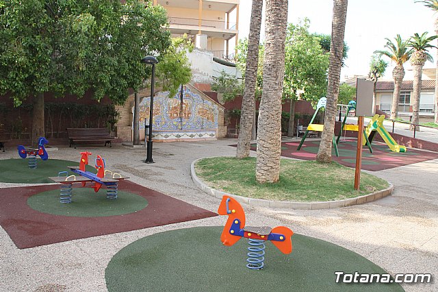 Finalizan las obras de acondicionamiento del rea de juegos infantiles del jardn del Centro Sociocultural “La Crcel” - 2