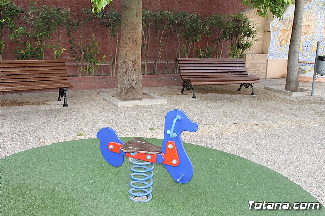 Finalizan las obras de acondicionamiento del rea de juegos infantiles del jardn del Centro Sociocultural “La Crcel” - 6