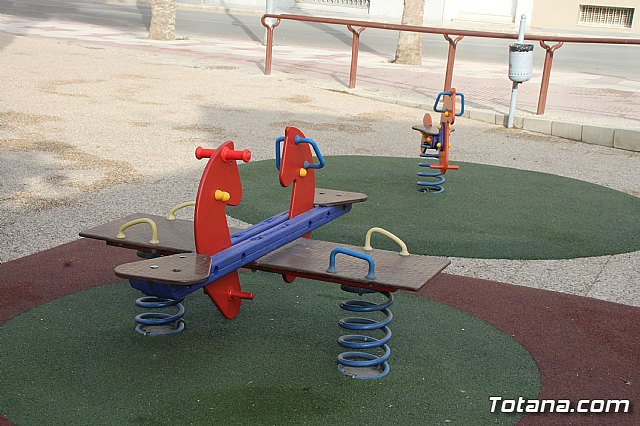 Finalizan las obras de acondicionamiento del rea de juegos infantiles del jardn del Centro Sociocultural “La Crcel” - 7