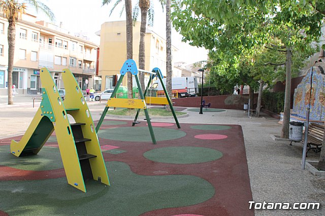 Finalizan las obras de acondicionamiento del rea de juegos infantiles del jardn del Centro Sociocultural “La Crcel” - 11