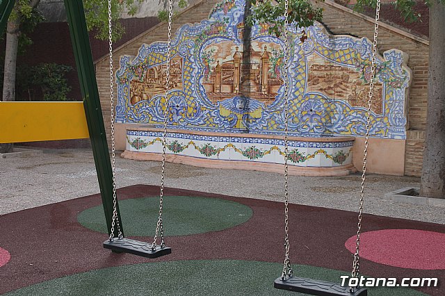 Finalizan las obras de acondicionamiento del rea de juegos infantiles del jardn del Centro Sociocultural “La Crcel” - 14