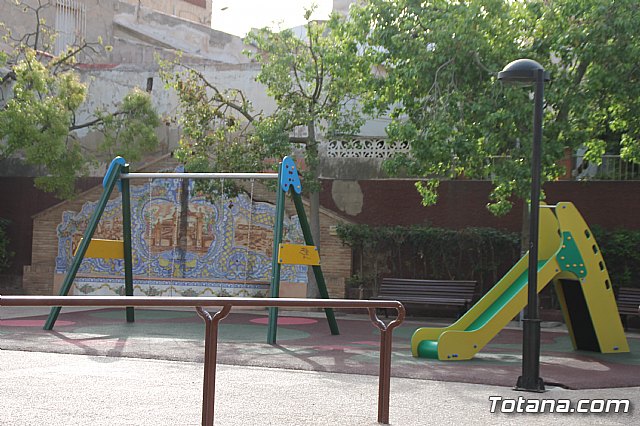 Finalizan las obras de acondicionamiento del rea de juegos infantiles del jardn del Centro Sociocultural “La Crcel” - 16