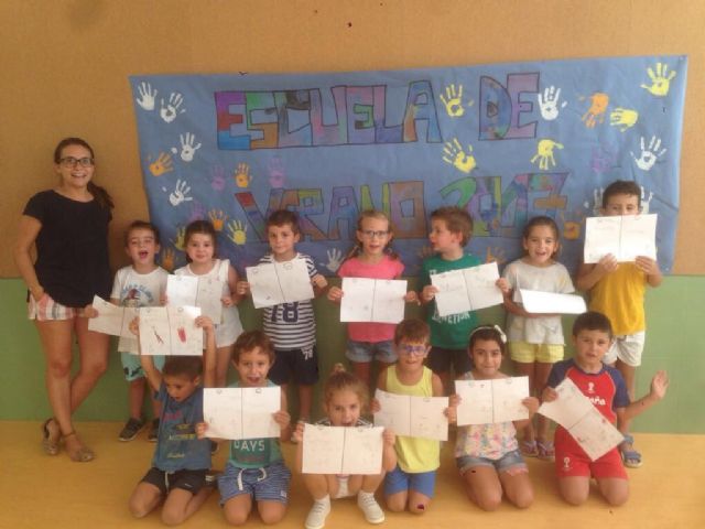 Participantes de las Escuelas de Verano “Holidays 3.0” realizan trabajos sobre la tolerancia, dentro de los actos de la “Semana de la Fuerza de la Memoria” - 3