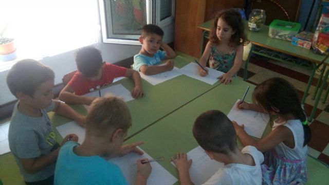 Participantes de las Escuelas de Verano “Holidays 3.0” realizan trabajos sobre la tolerancia, dentro de los actos de la “Semana de la Fuerza de la Memoria” - 11