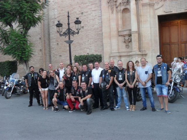 Totana Custom realiz una ofrenda Floral al patrn de Totana, Santiago Apstol - 4