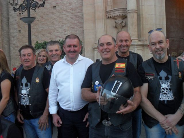 Totana Custom realiz una ofrenda Floral al patrn de Totana, Santiago Apstol - 5