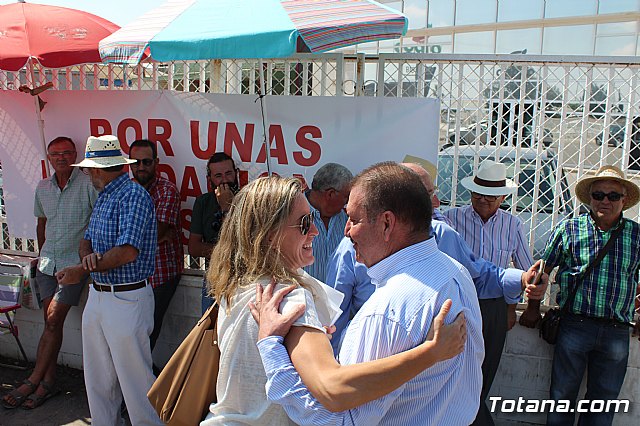 El alcalde de Totana se ofrece a mediar en el conflicto entre los socios cooperativistas productores de almendra y COATO - 13