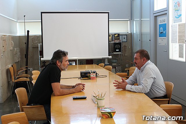 El alcalde de Totana se ofrece a mediar en el conflicto entre los socios cooperativistas productores de almendra y COATO - 22