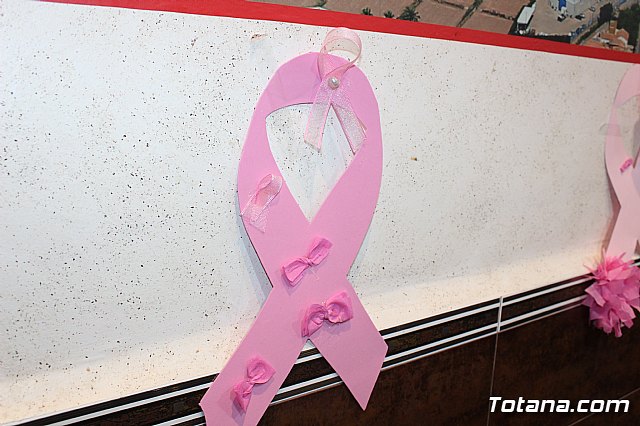 Un grupo de amigas, afectadas y supervivientes del Cncer de mama se renen con motivo del Da Mundial contra el Cncer de mama - 17