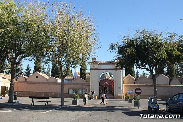 Realizan actuaciones de mejora y acondicionamiento del cementerio municipal 