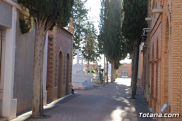 Realizan actuaciones de mejora y acondicionamiento del cementerio municipal 