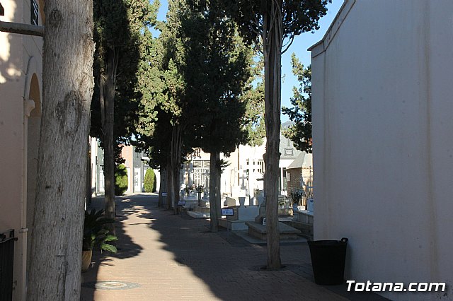 Realizan actuaciones de mejora y acondicionamiento del cementerio municipal 