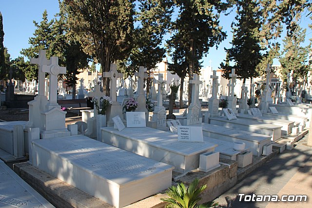 Realizan actuaciones de mejora y acondicionamiento del cementerio municipal 