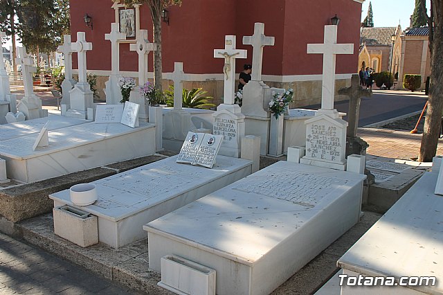 Realizan actuaciones de mejora y acondicionamiento del cementerio municipal 