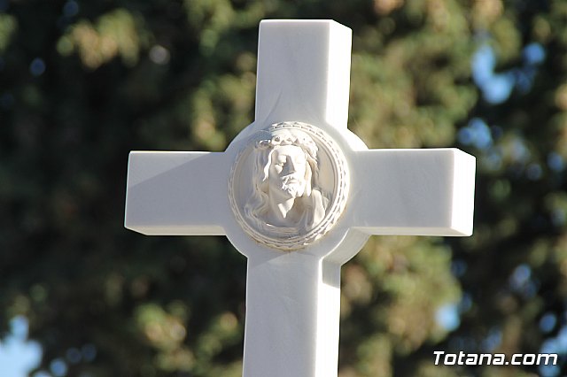 Realizan actuaciones de mejora y acondicionamiento del cementerio municipal 