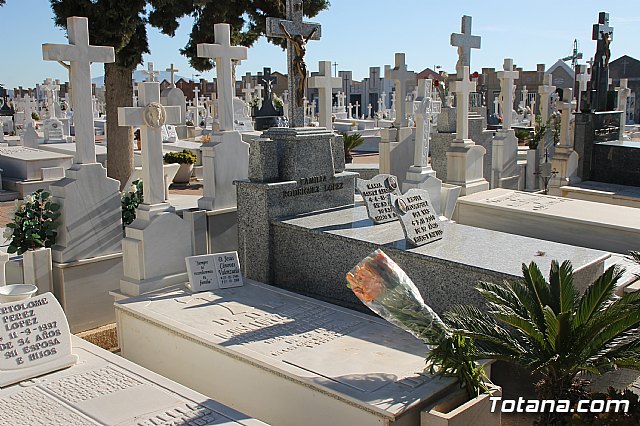 Realizan actuaciones de mejora y acondicionamiento del cementerio municipal 