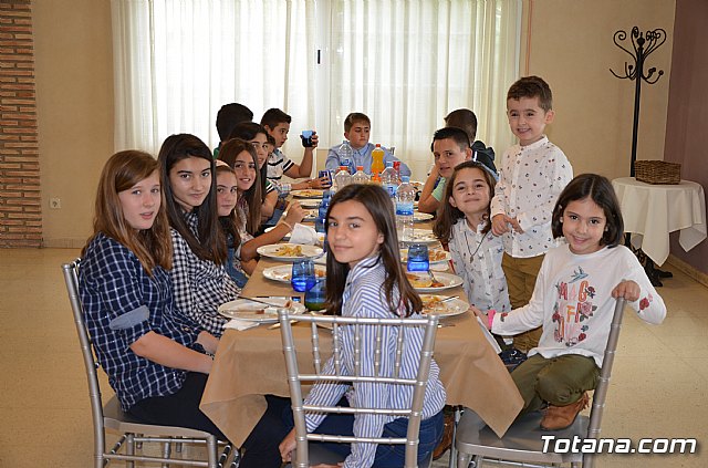 La Hermandad de Santa Mar�a Salom� organiz� una comida de hermandad con motivo de la onom�stica de su titular - 4