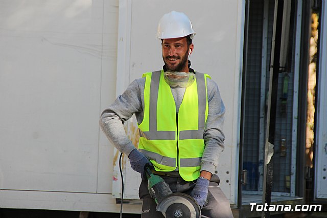 Comienzan las obras de mejora del rea de juegos infantiles del parque municipal 