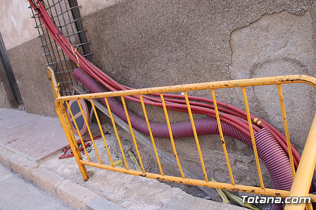 Las obras de saneamiento y pavimentacin de la calle Cnovas del Castillo se prolongarn hasta finales de este año - 3