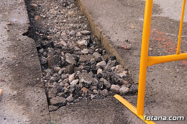 Las obras de saneamiento y pavimentacin de la calle Cnovas del Castillo se prolongarn hasta finales de este año - 15