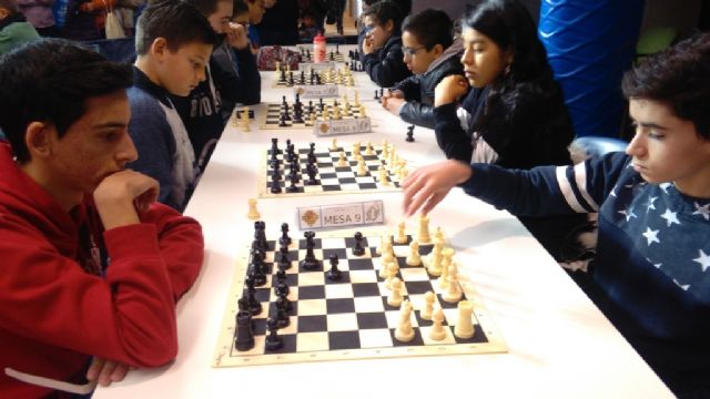 Rcord de participacin en la Fase Local de Ajedrez de Deporte Escolar, con un total de 84 escolares, con un total de 84 escolares - 8