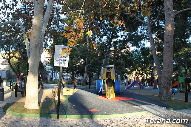 Abierta al pblico la nueva rea de juegos infantiles del parque municipal 