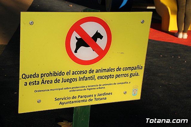 Abierta al pblico la nueva rea de juegos infantiles del parque municipal 