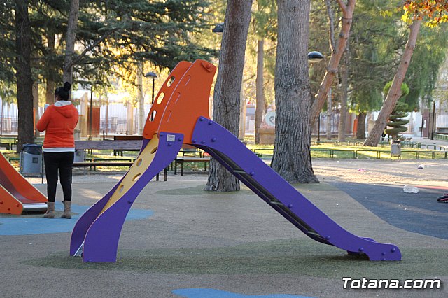 Abierta al pblico la nueva rea de juegos infantiles del parque municipal 