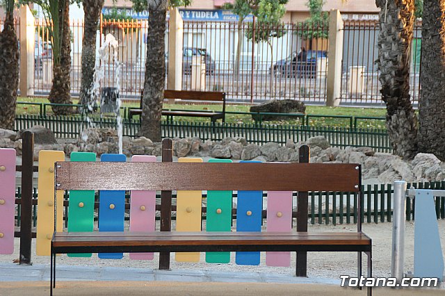 Abierta al pblico la nueva rea de juegos infantiles del parque municipal 