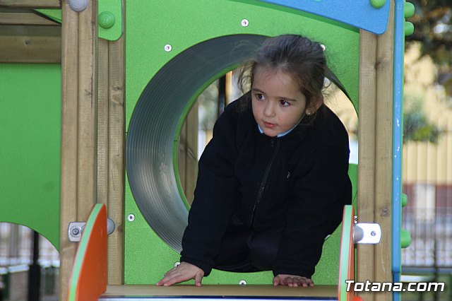 Abierta al pblico la nueva rea de juegos infantiles del parque municipal 