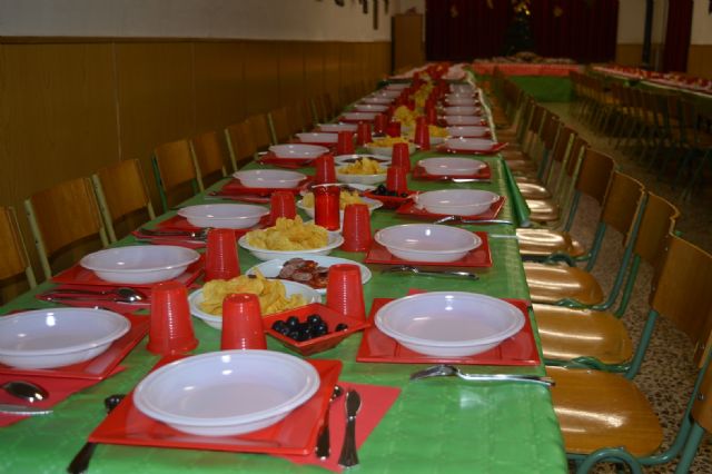 Critas Tres Avemaras organiz una cena especial de Noche Buena para sus beneficiarios - 9