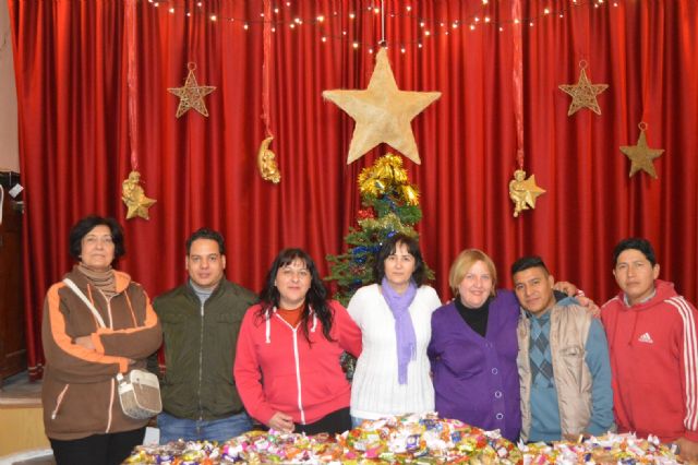 Critas Tres Avemaras organiz una cena especial de Noche Buena para sus beneficiarios - 12